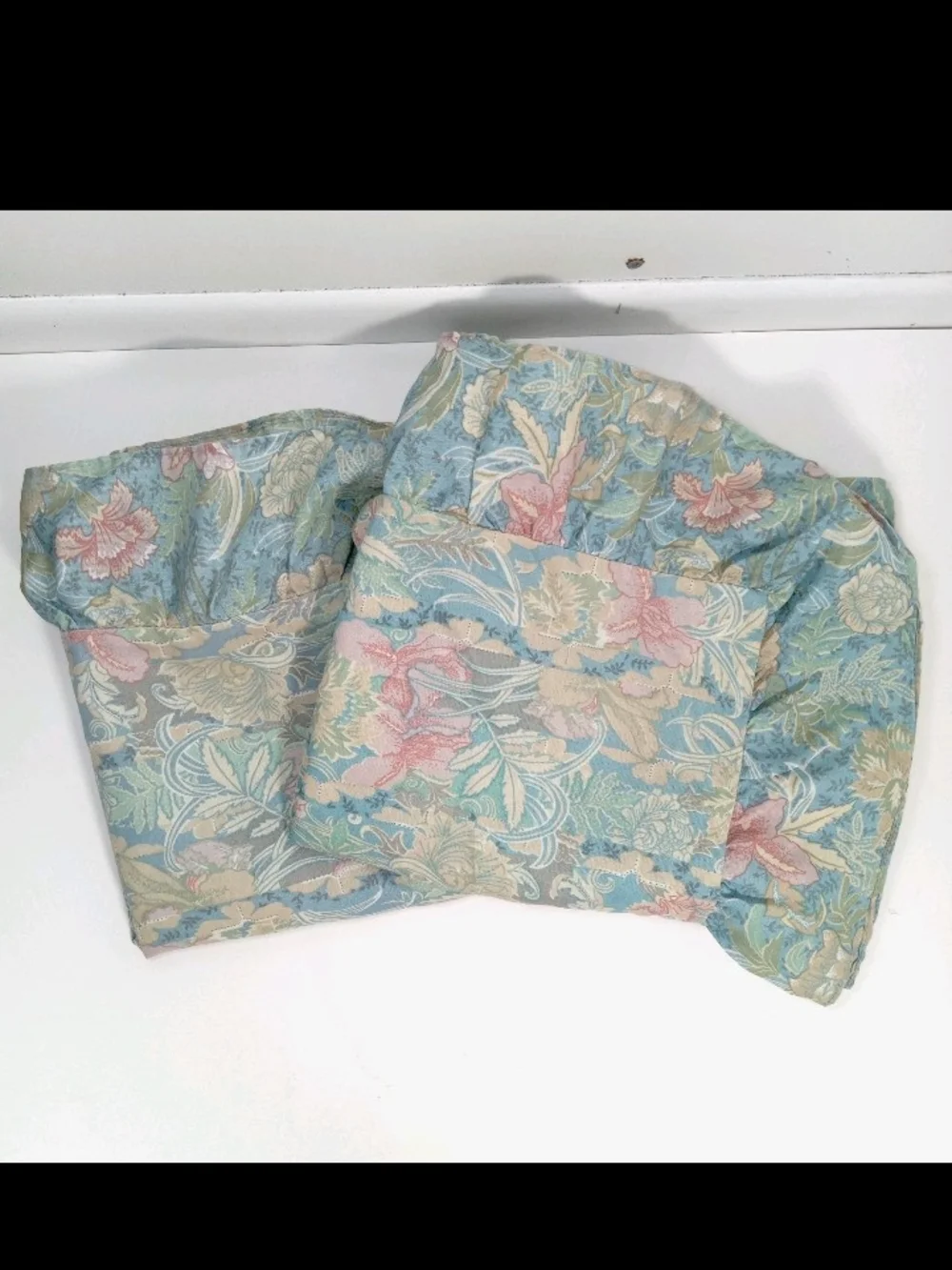 Vintage Set 2 King Size Crown Crafts Pillow Shams w/Ruffles - Boho Floral Design